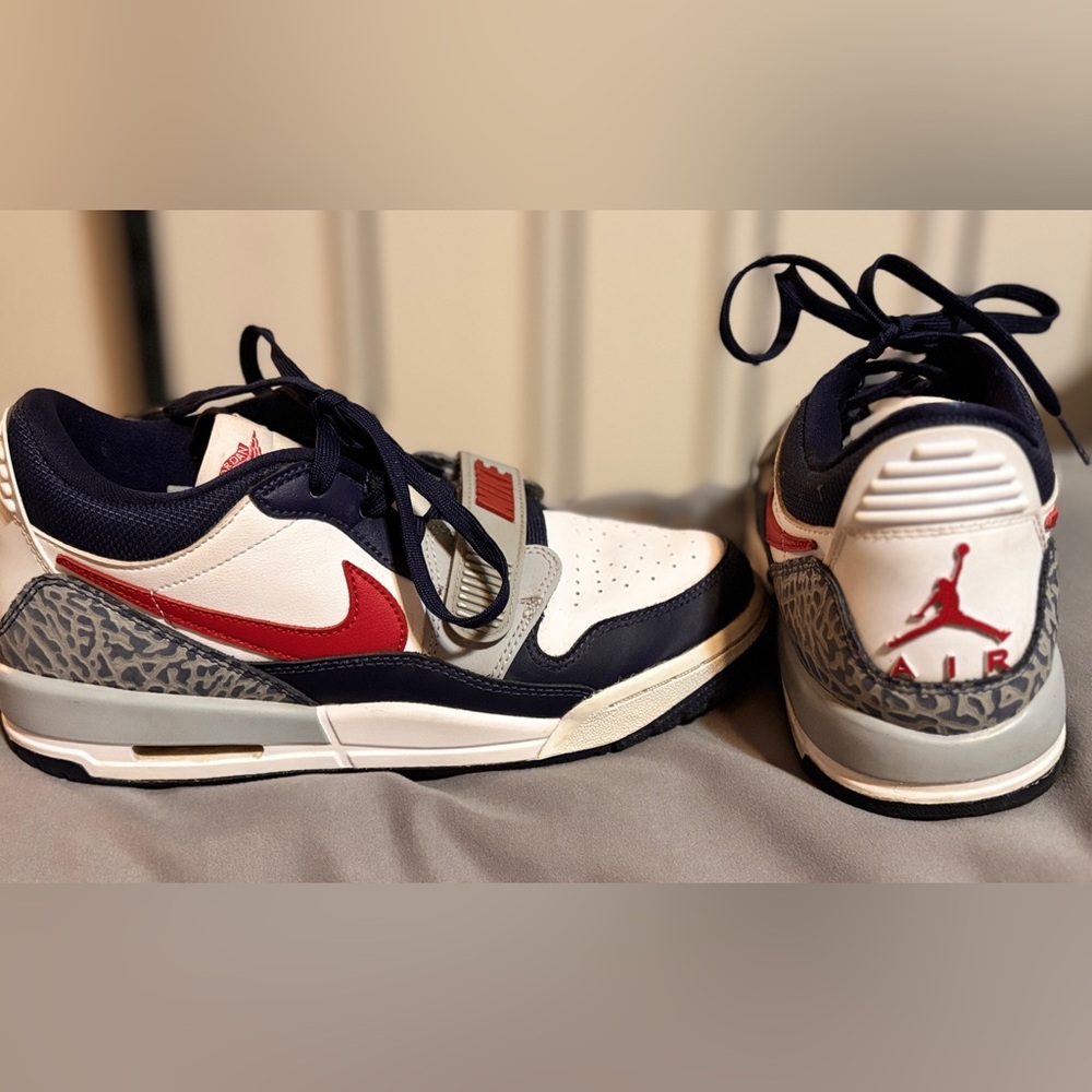 Jordan Legacy 312 Low GS Sneakers